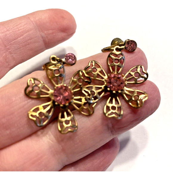 Vintage Screw Back Earrings Mod Hippie Chic Drop & Dangle Gold Flowers Pink Glam - Picture 4 of 6